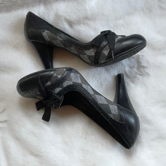 Kenneth Cole Tribeca heels 8 - Picture 1 of 6